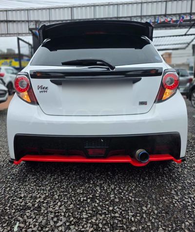 Toyota Vitz miniatura 6