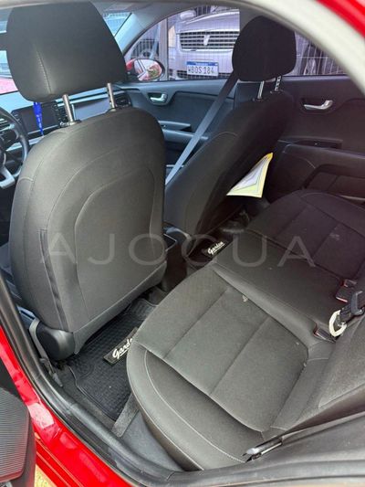 Kia Rio miniatura 9