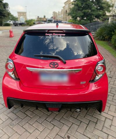Toyota Vitz miniatura 4