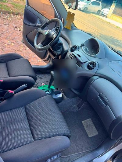 Toyota Vitz miniatura 8