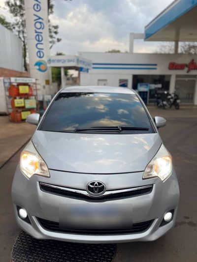 Toyota Ractis thumbnail 1