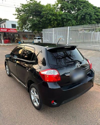 Toyota Auris miniatura 10