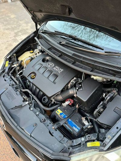 Toyota Auris miniatura 8