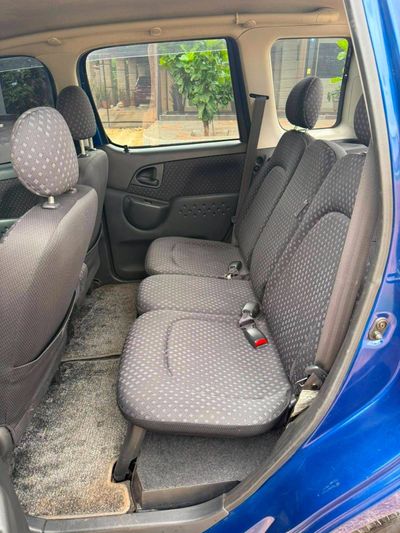 Toyota FunCargo miniatura 6