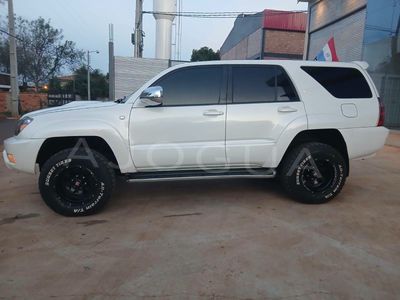 Toyota Hilux Surf miniatura 3
