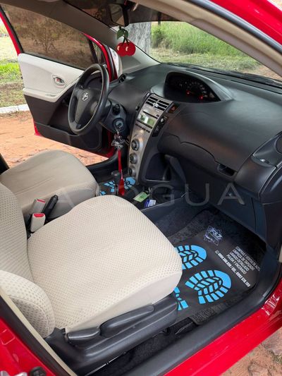 Toyota Vitz miniatura 14