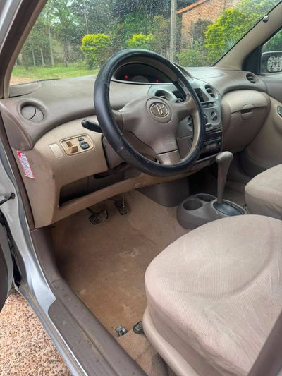 Toyota Platz miniatura 5