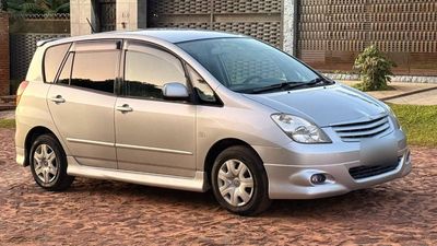 Toyota Spacio miniatura 2