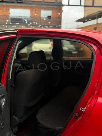 Toyota Vitz miniatura 5
