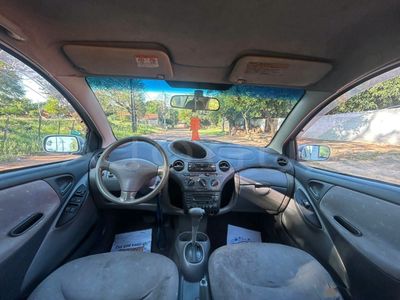 Toyota Vitz miniatura 6