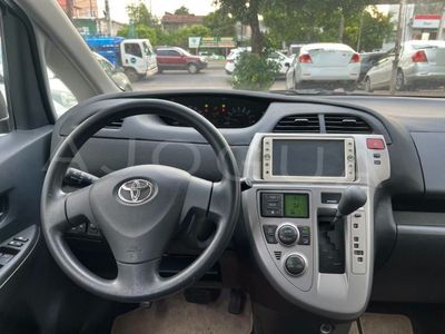 Toyota Ractis miniatura 7