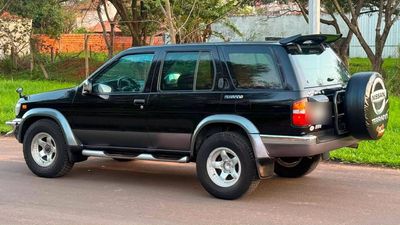 Nissan Terrano miniatura 5