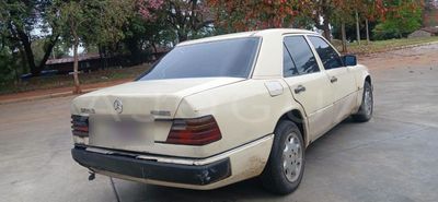 Mercedes-Benz 300D miniatura 7