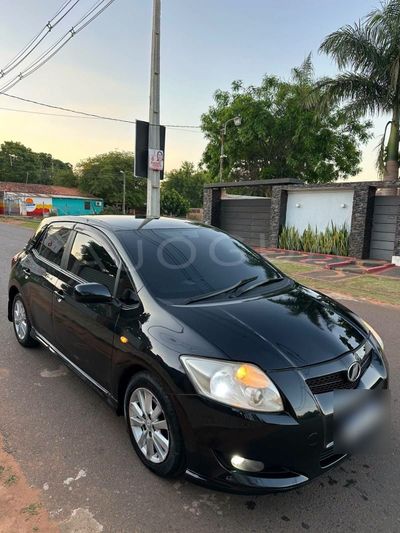 Toyota Auris miniatura 3