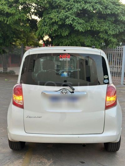 Toyota Ractis miniatura 5