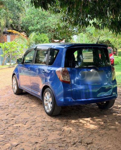 Toyota Ractis miniatura 4