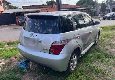 Toyota Ist miniatura 4