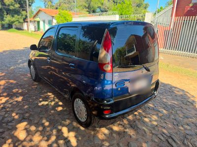 Toyota FunCargo miniatura 6