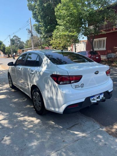 Kia Rio miniatura 6