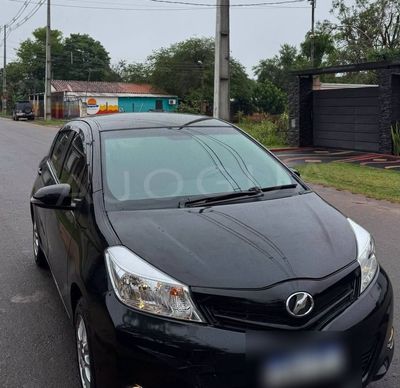 Toyota Vitz miniatura 4