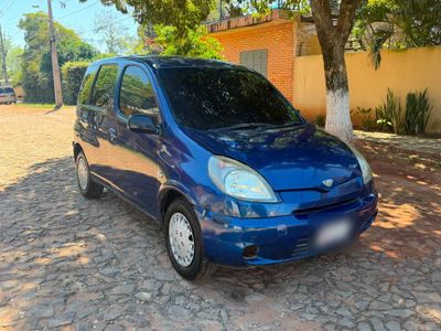 Toyota FunCargo miniatura 3
