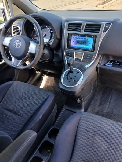 Toyota Ractis miniatura 6