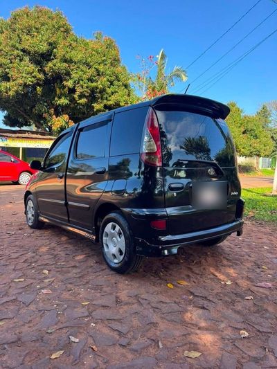 Toyota FunCargo miniatura 7