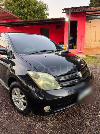 Toyota Ist miniatura 3