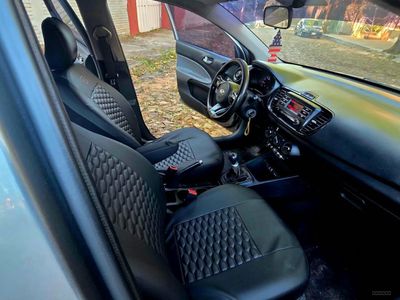Kia Soluto miniatura 10