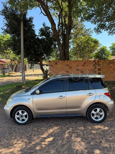 Toyota Ist miniatura 11