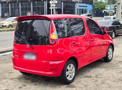 Toyota FunCargo miniatura 4