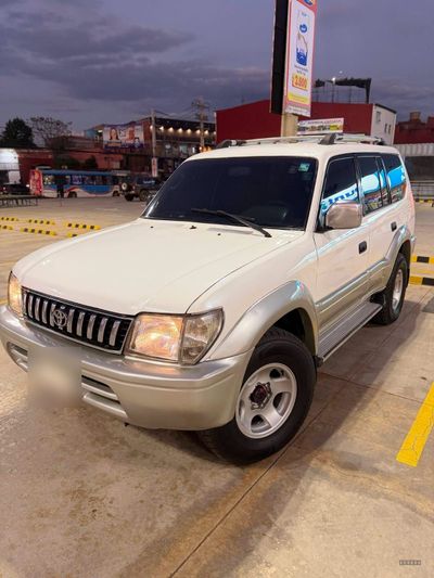 Toyota Land Cruiser Prado miniatura 2