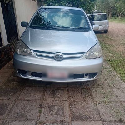 Toyota Platz miniatura 2