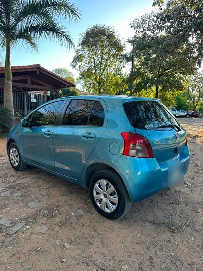 Toyota Vitz miniatura 7