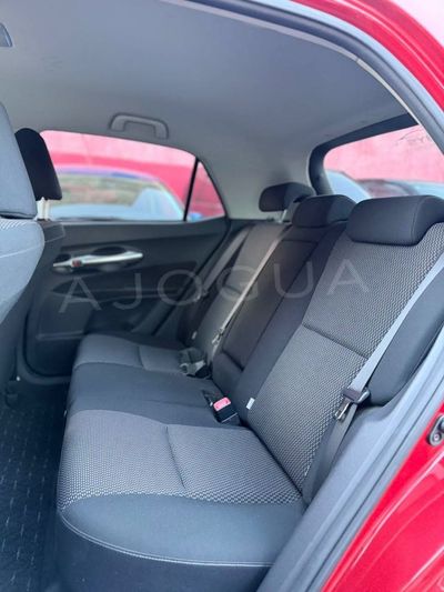 Toyota Auris miniatura 11