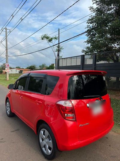 Toyota Ractis miniatura 6