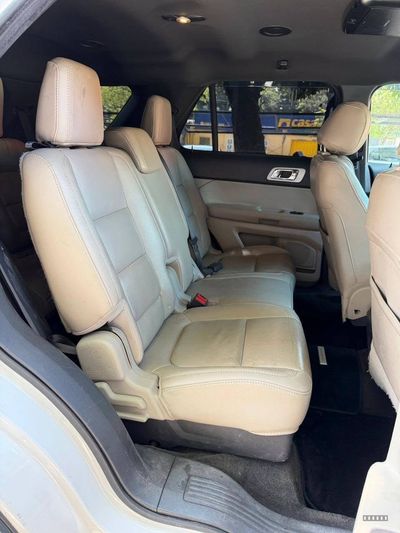 Ford Explorer miniatura 6