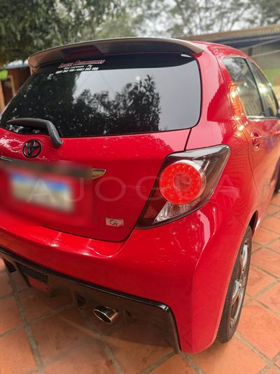 Toyota Vitz miniatura 10