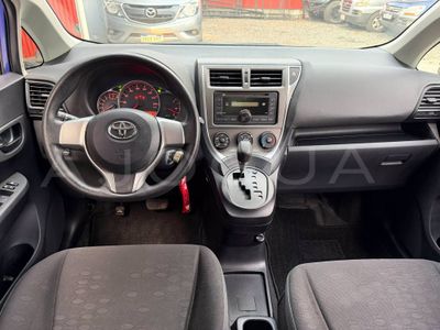Toyota Ractis miniatura 7