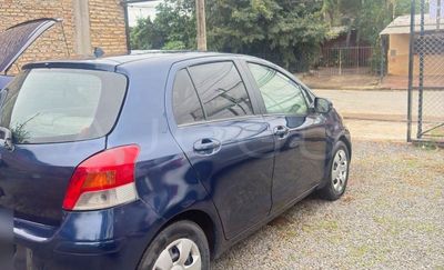 Toyota Vitz miniatura 3