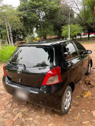 Toyota Vitz miniatura 7