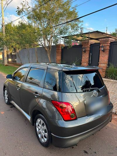 Toyota Ist miniatura 7