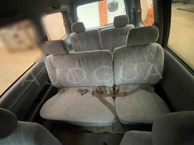 Toyota Noah miniatura 7