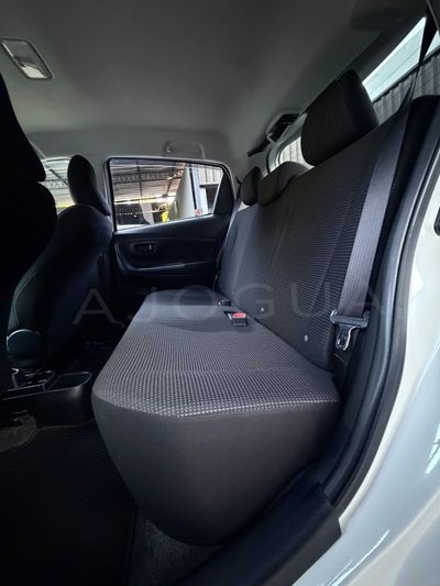 Toyota Vitz miniatura 17