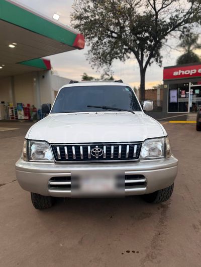 Toyota Land Cruiser Prado thumbnail 1