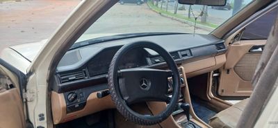 Mercedes-Benz 300D miniatura 14