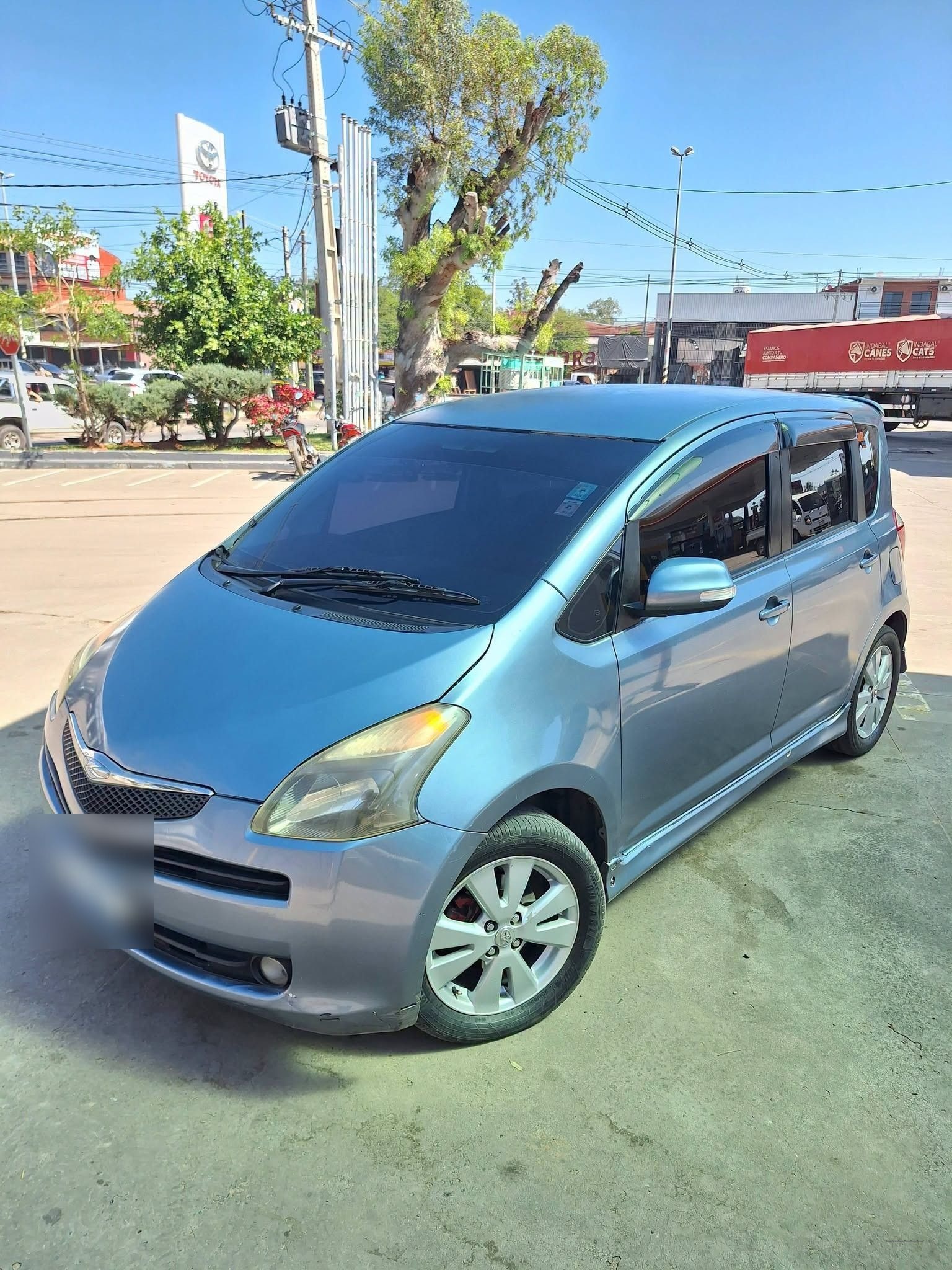 Toyota Ractis image 1