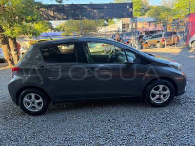 Toyota Vitz miniatura 6