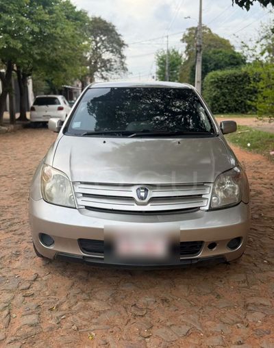 Toyota Ist miniatura 2