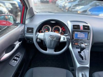 Toyota Auris miniatura 9